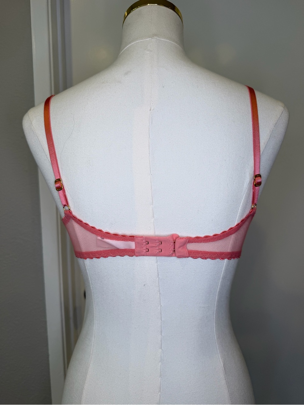Agent Provocateur Lorna Pink Sheer Embroidered Plunge Underwire Bra 32B - Picture 6 of 14
